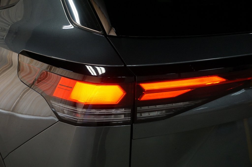 2025 Volkswagen Tiguan SE photo 29