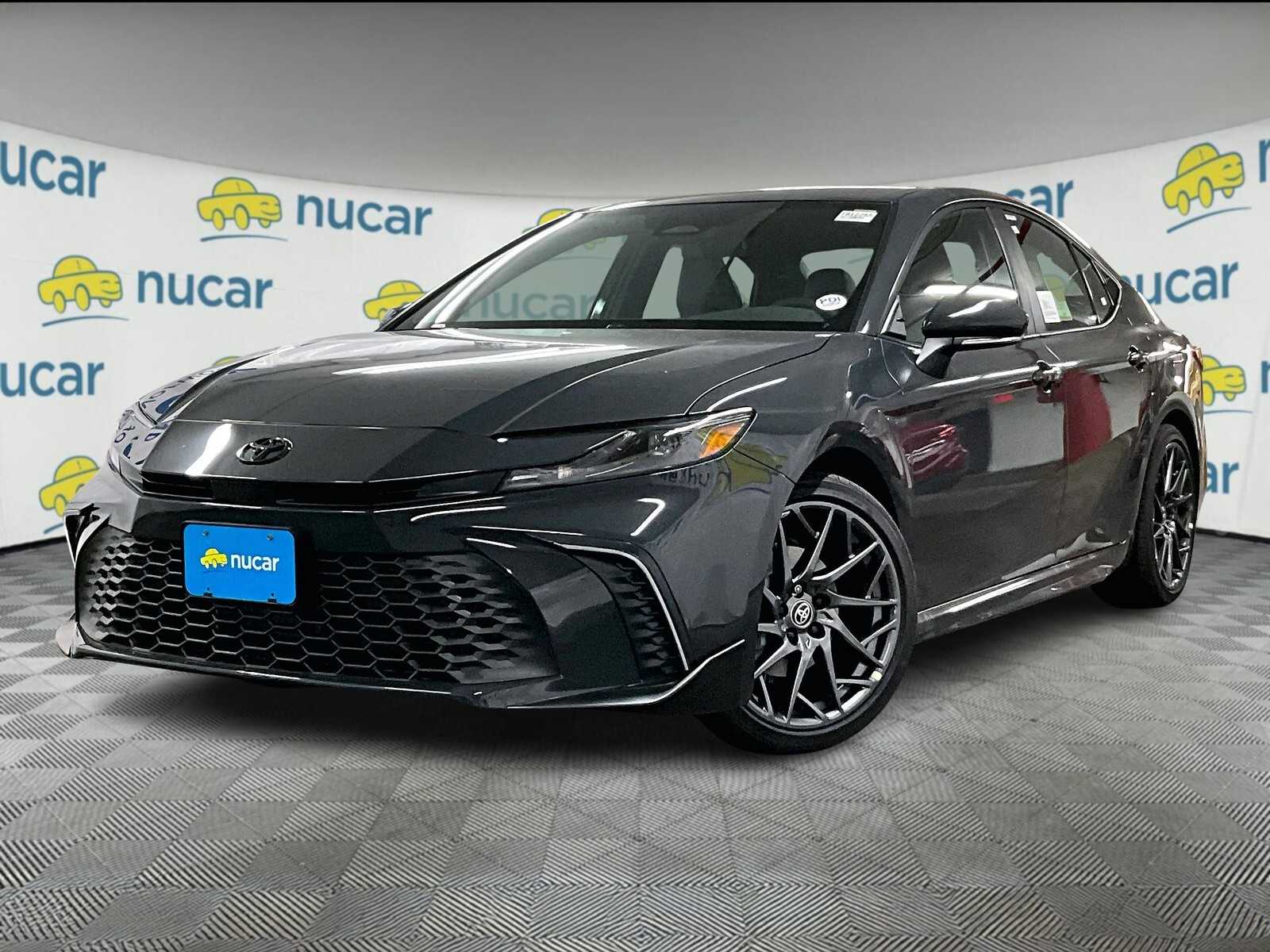 2025 Toyota Camry SE photo 3