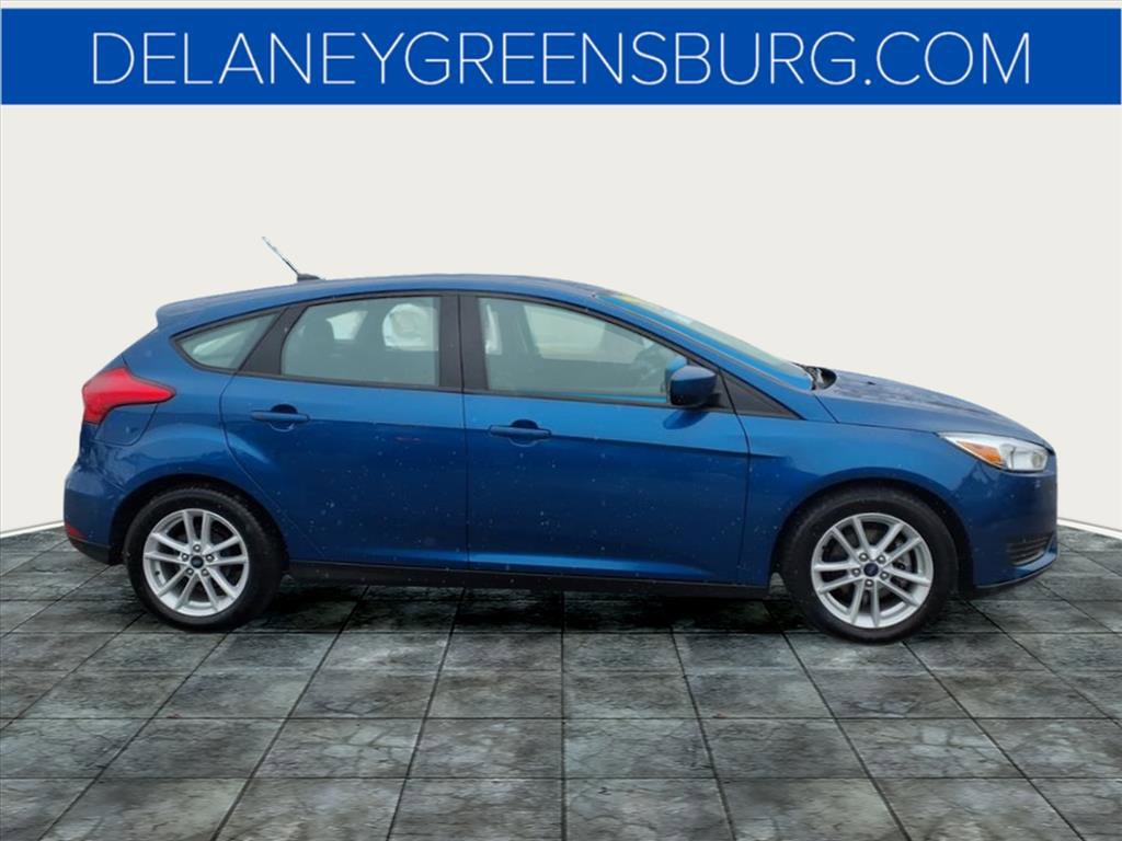 2018 Ford Focus SE photo 2