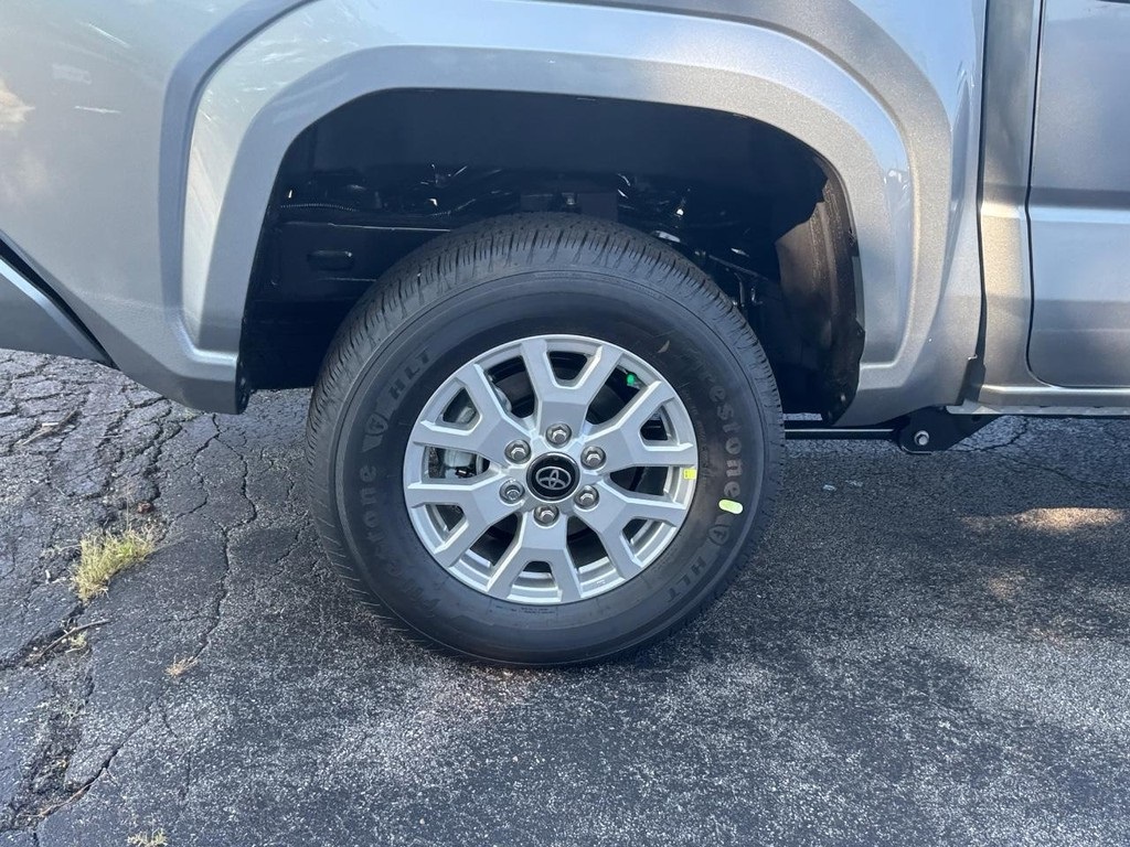 2025 Toyota Tacoma SR5 4x4 Double Cab photo 4