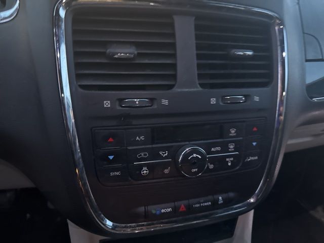 2017 Dodge Grand Caravan SXT photo 4