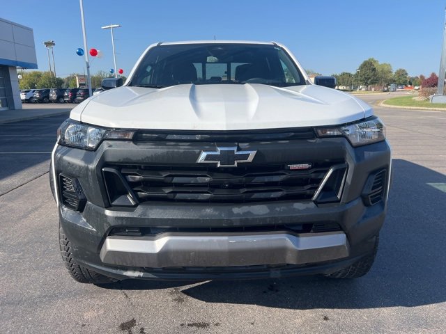 2024 Chevrolet Colorado Trail Boss photo 2