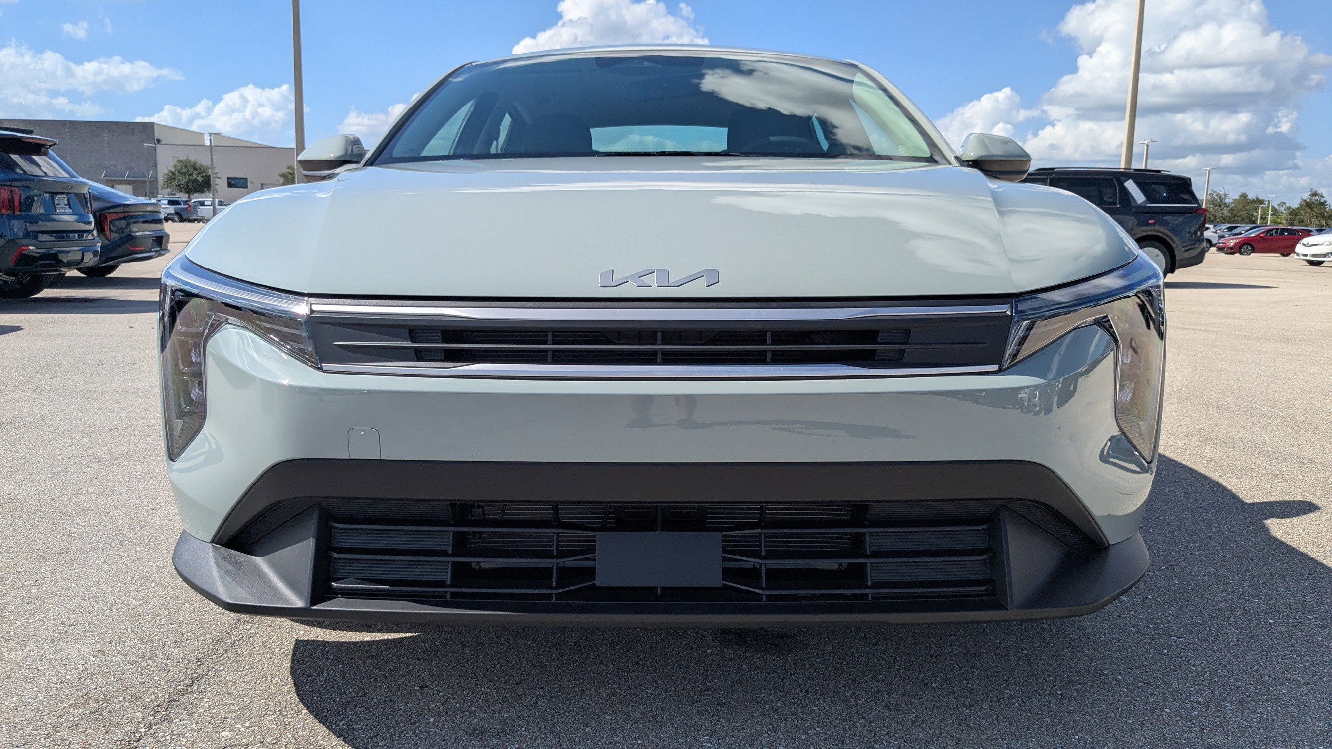2025 Kia K4 LXS photo 3