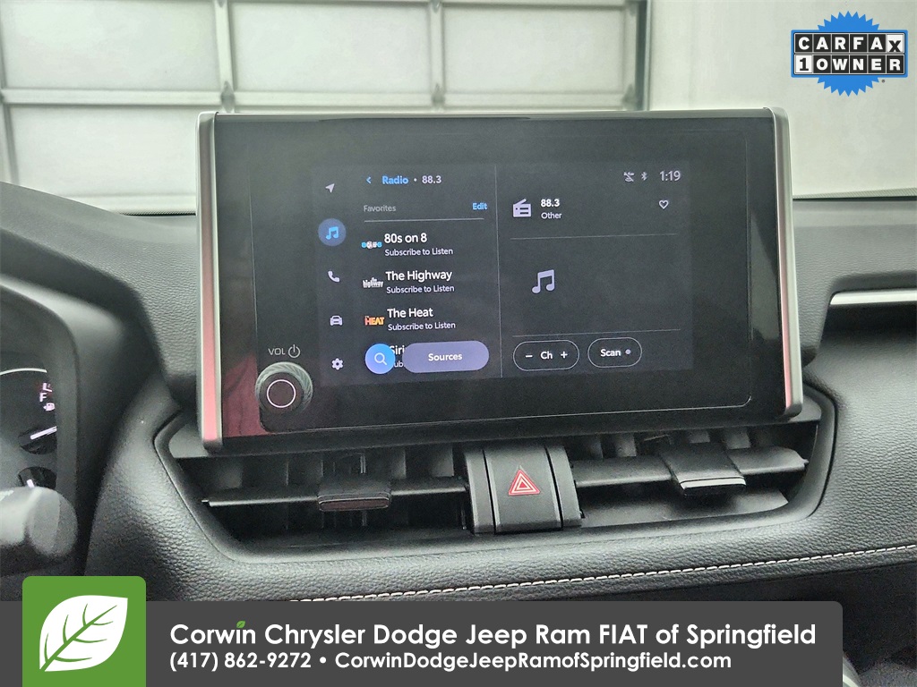 2024 Toyota RAV4 XLE photo 23