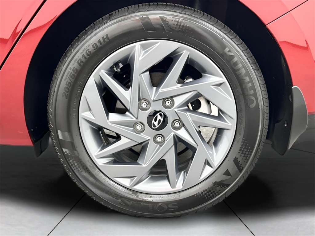 2024 Hyundai Elantra SEL photo 19