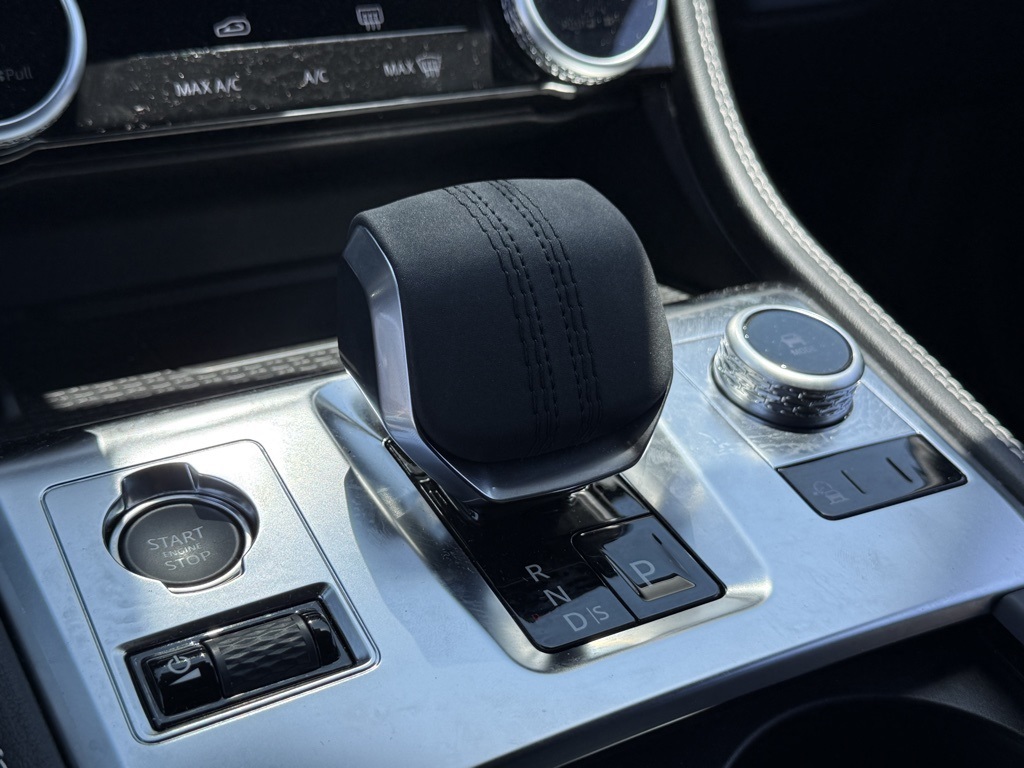 2025 Jaguar F-PACE P250 photo 19