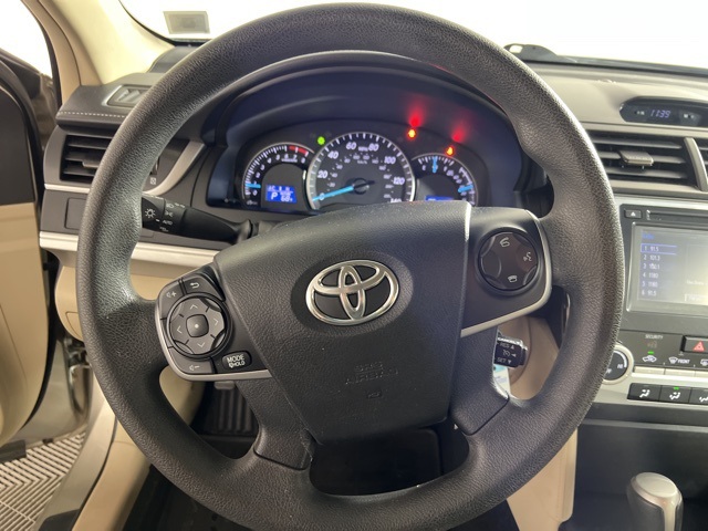 2014 Toyota Camry SE photo 10