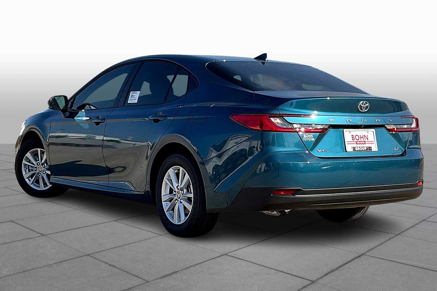 2025 Toyota Camry LE photo 11
