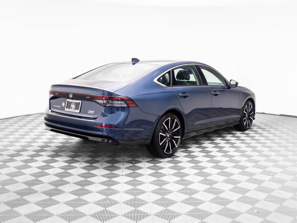 2024 Honda Accord Hybrid Touring photo 5