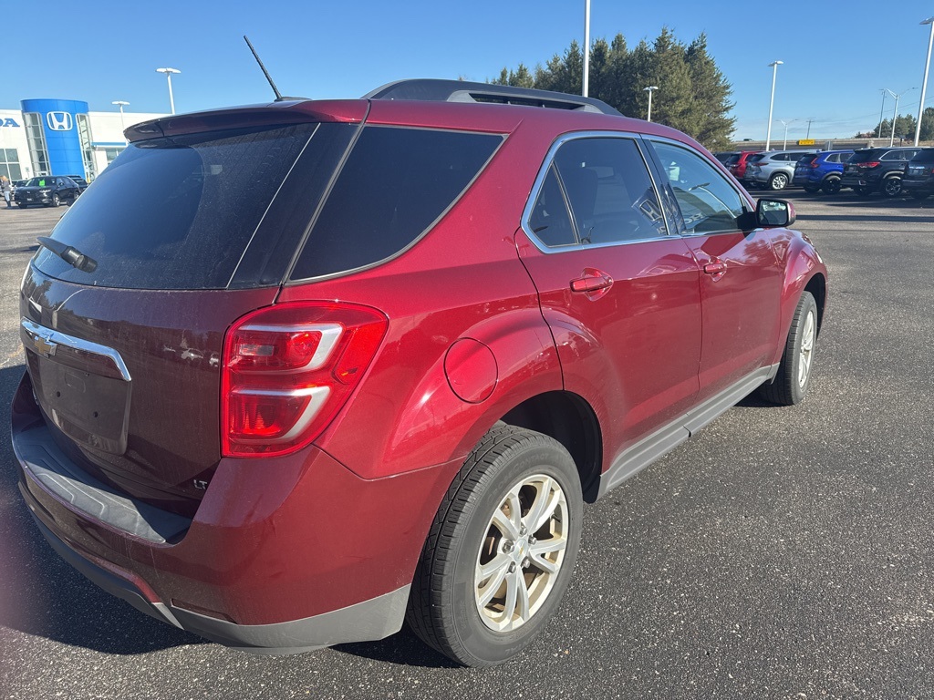 2017 Chevrolet Equinox LT photo 4
