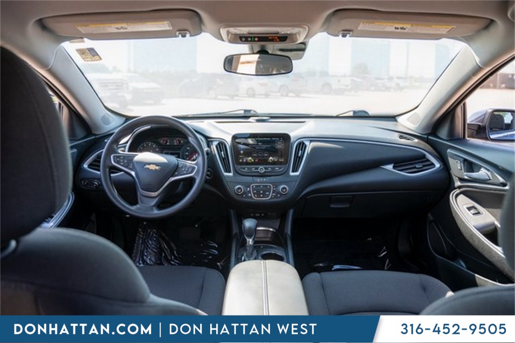 2023 Chevrolet Malibu 1LT photo 3