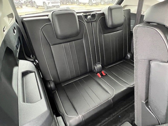 2024 Volkswagen Tiguan SE Wolfsburg Edition photo 14