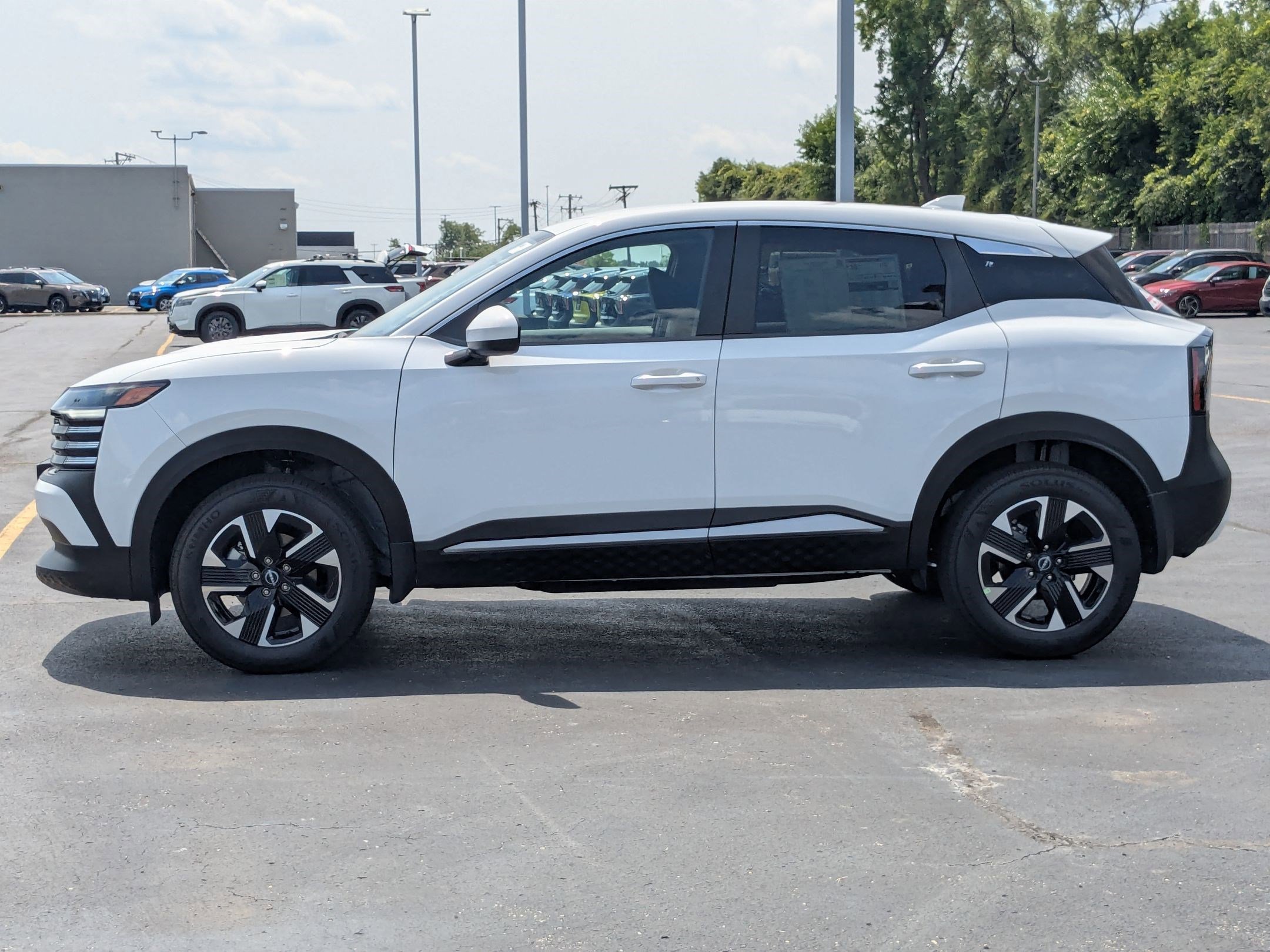 2025 Nissan Kicks SV photo 4