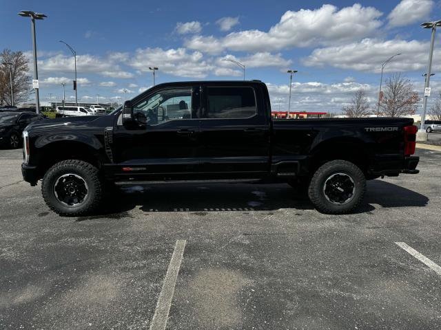 2025 Ford F-250 Lariat photo 2
