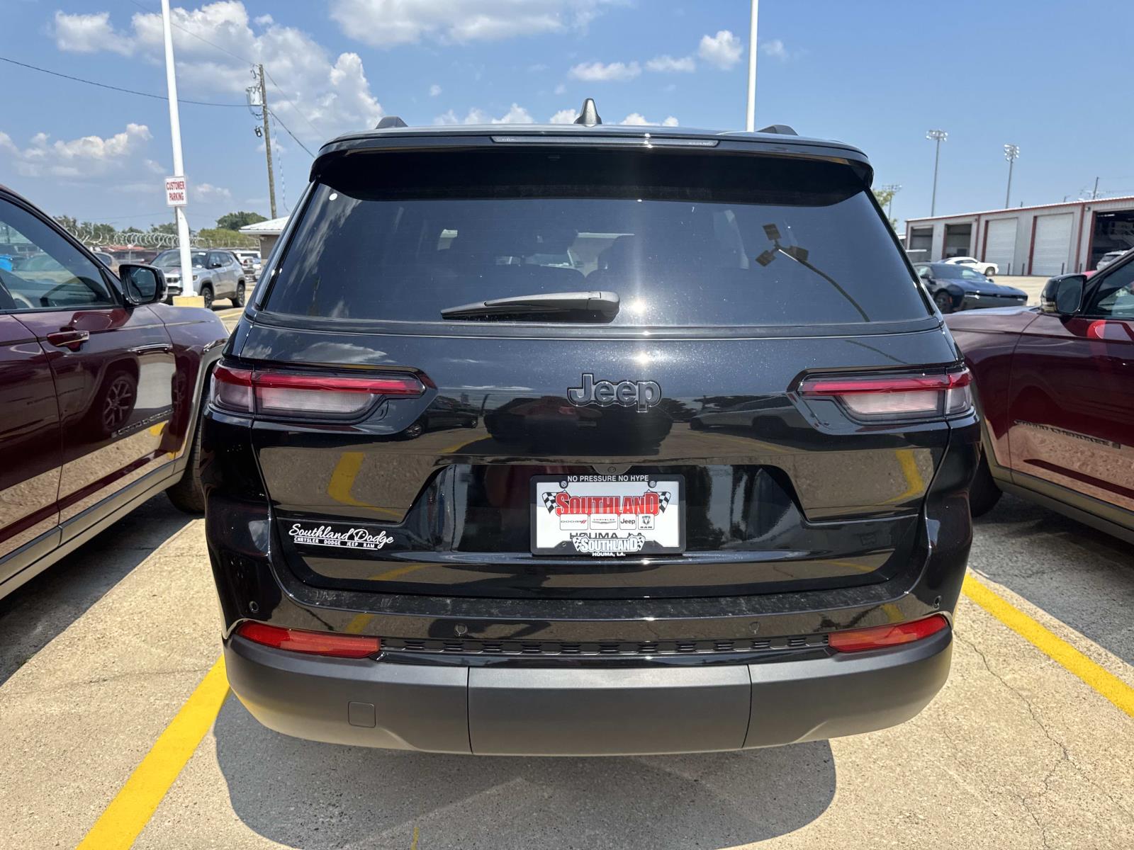 2025 Jeep Grand Cherokee Altitude photo 4