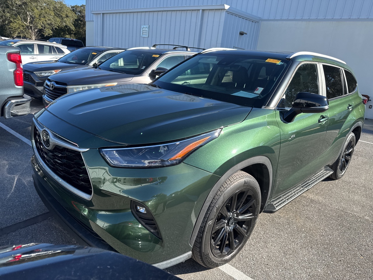 2023 Toyota Highlander XLE's photo