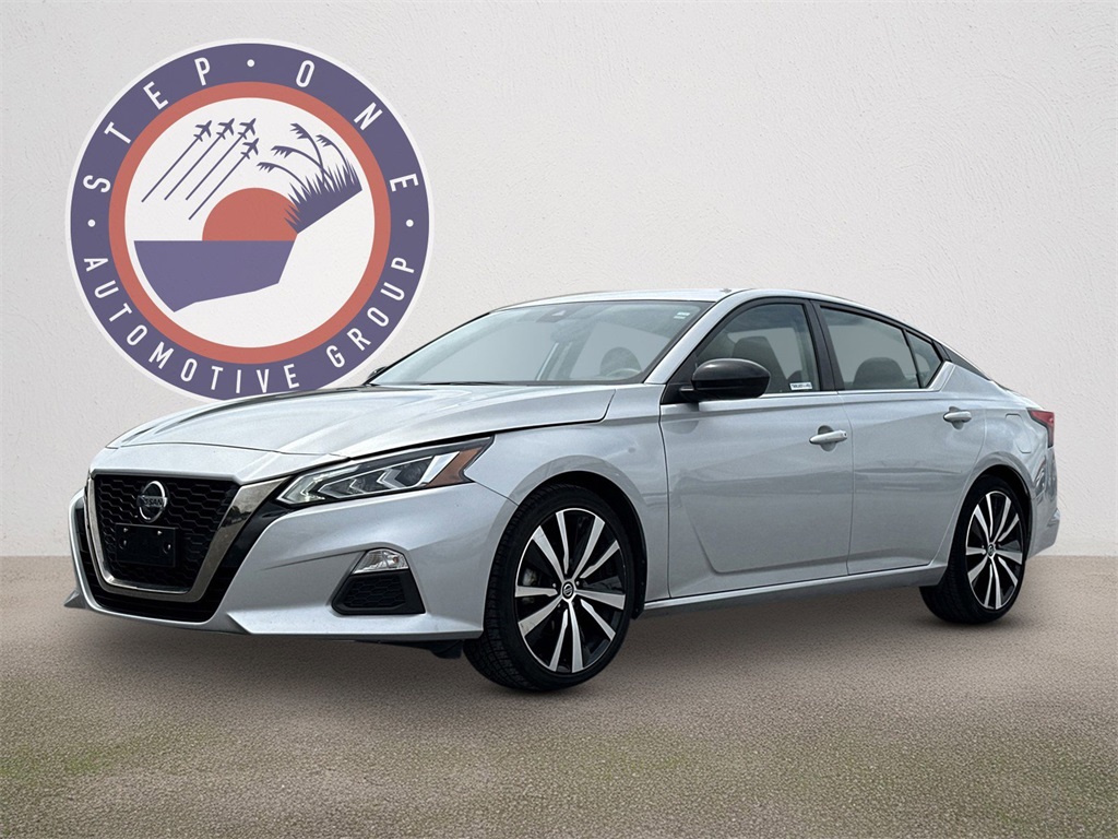 2022 Nissan Altima 2.5 SR photo 2