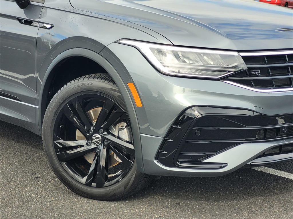 2024 Volkswagen Tiguan SE R-Line Black photo 4