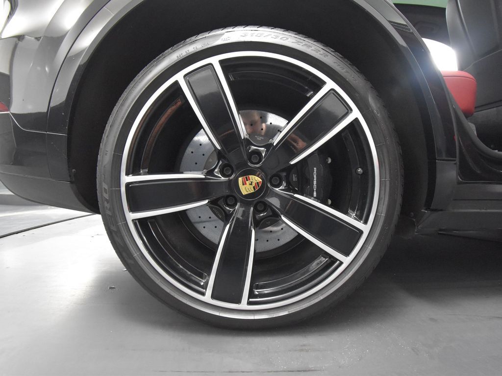 2022 Porsche Cayenne E-Hybrid Turbo S photo 9