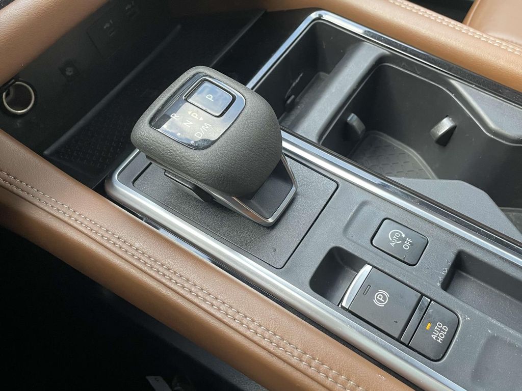 2024 Nissan Pathfinder Platinum photo 27
