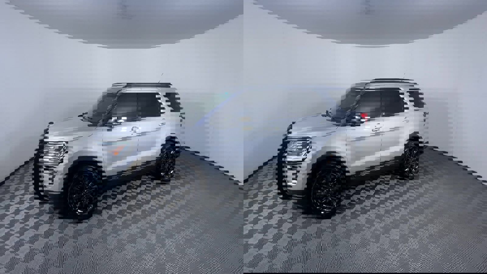 2018 Ford Explorer XLT photo 4