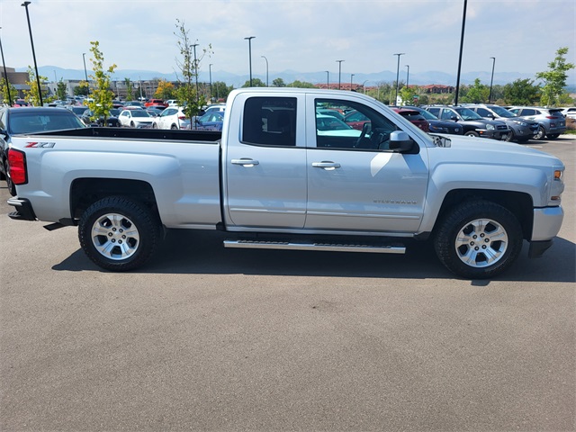 2018 Chevrolet Silverado 1500 LT photo 4