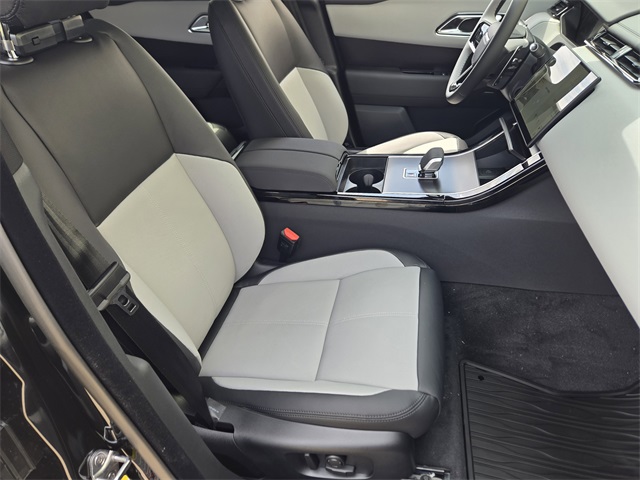 2026 Land Rover Range Rover Velar SE photo 9