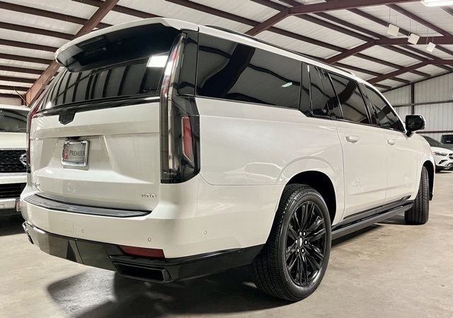 2022 Cadillac Escalade ESV Sport Platinum photo 2