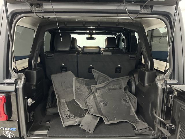 2022 Jeep Wrangler Unlimited Sahara 4xe photo 14