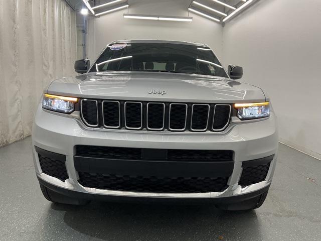 2025 Jeep Grand Cherokee Laredo photo 3