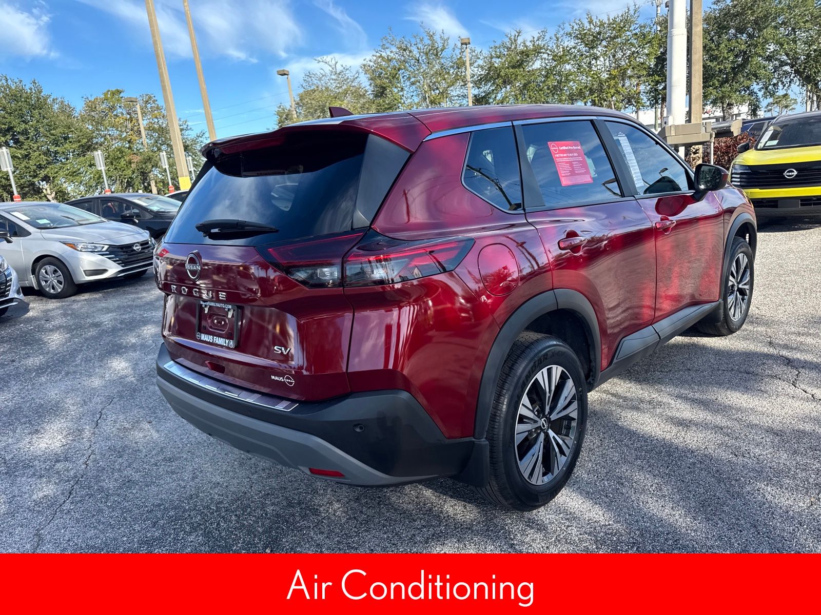 2023 Nissan Rogue SV photo 3