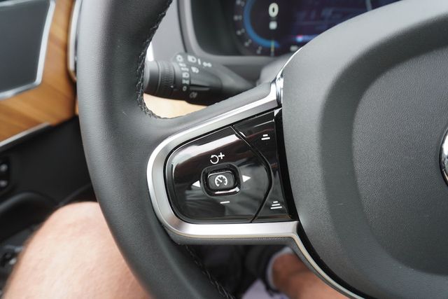 2024 Volvo XC90 B5 Plus photo 36