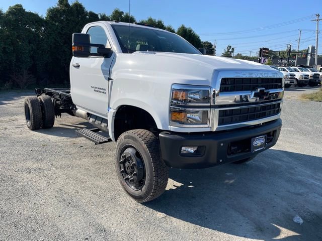 2024 Chevrolet Silverado 4500 Medium Duty Chassis Cab Work Truck's photo