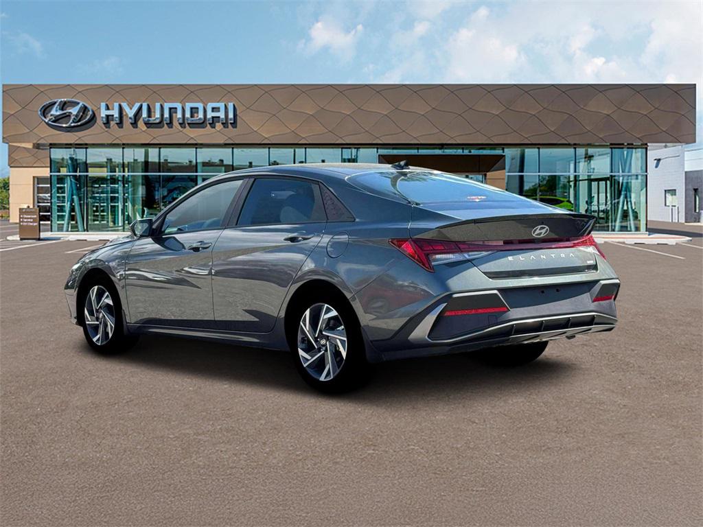 2025 Hyundai Elantra Hybrid SEL Sport photo 3