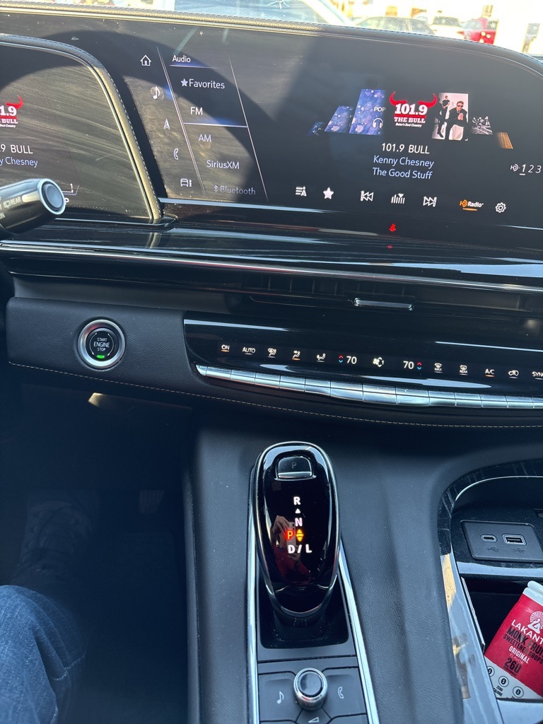 2023 Cadillac Escalade Sport photo 4