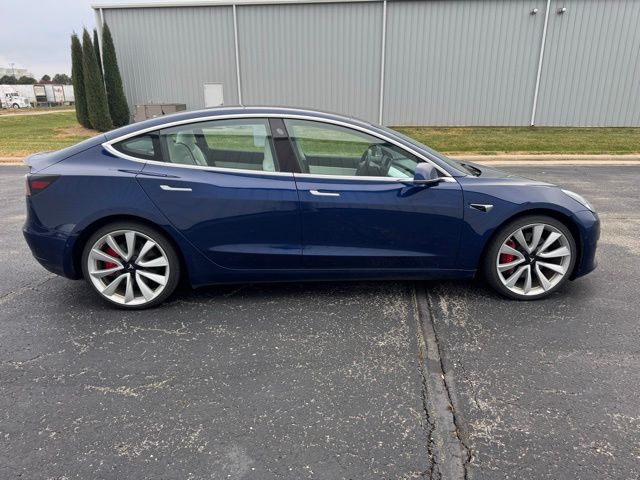 2018 Tesla Model 3 Long Range photo 2