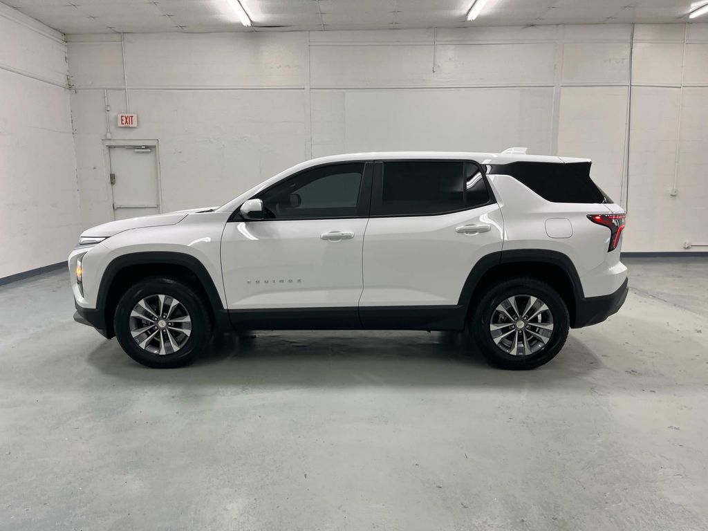2026 Chevrolet Equinox LT photo 4