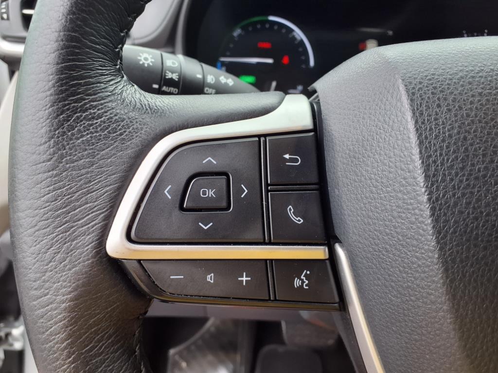 2021 Toyota Sienna XLE photo 12