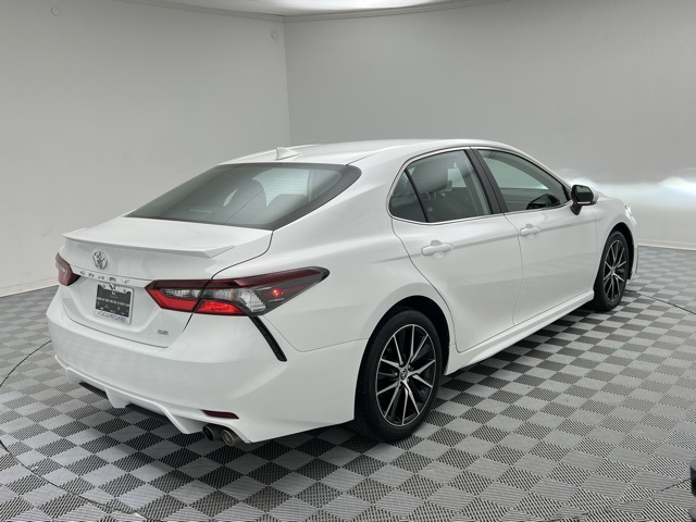 2024 Toyota Camry SE photo 4