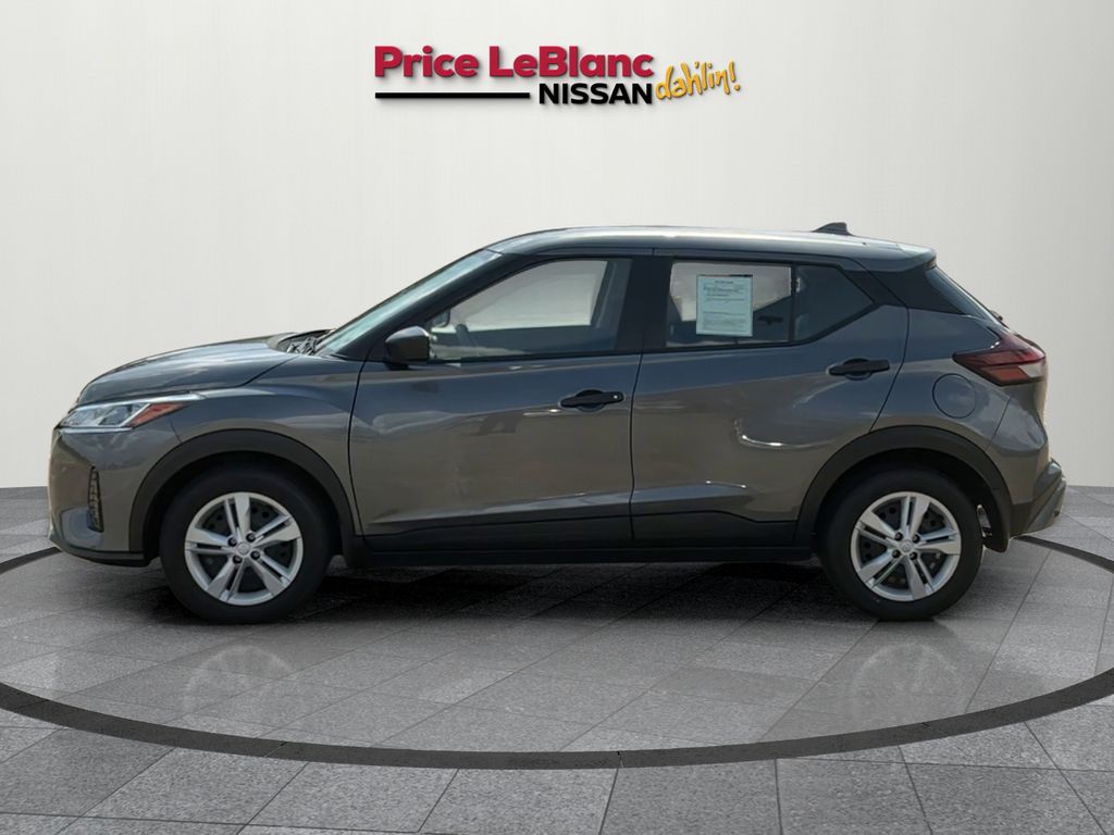 2024 Nissan Kicks S photo 3