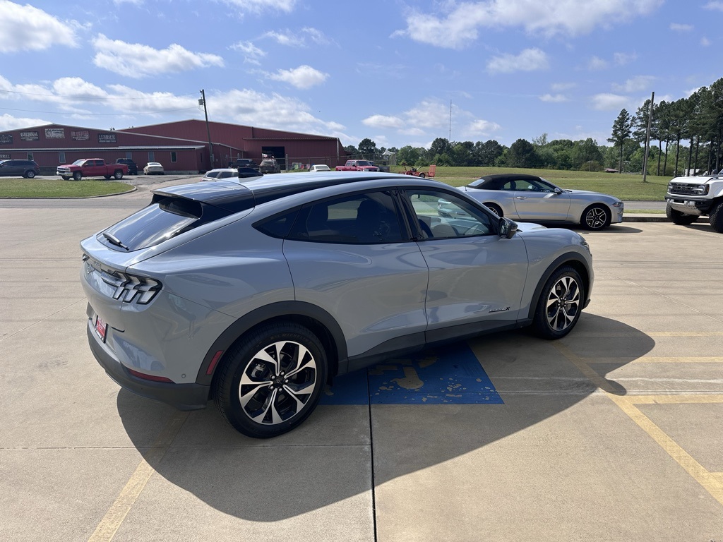 2024 Ford Mustang Mach-E Select photo 5