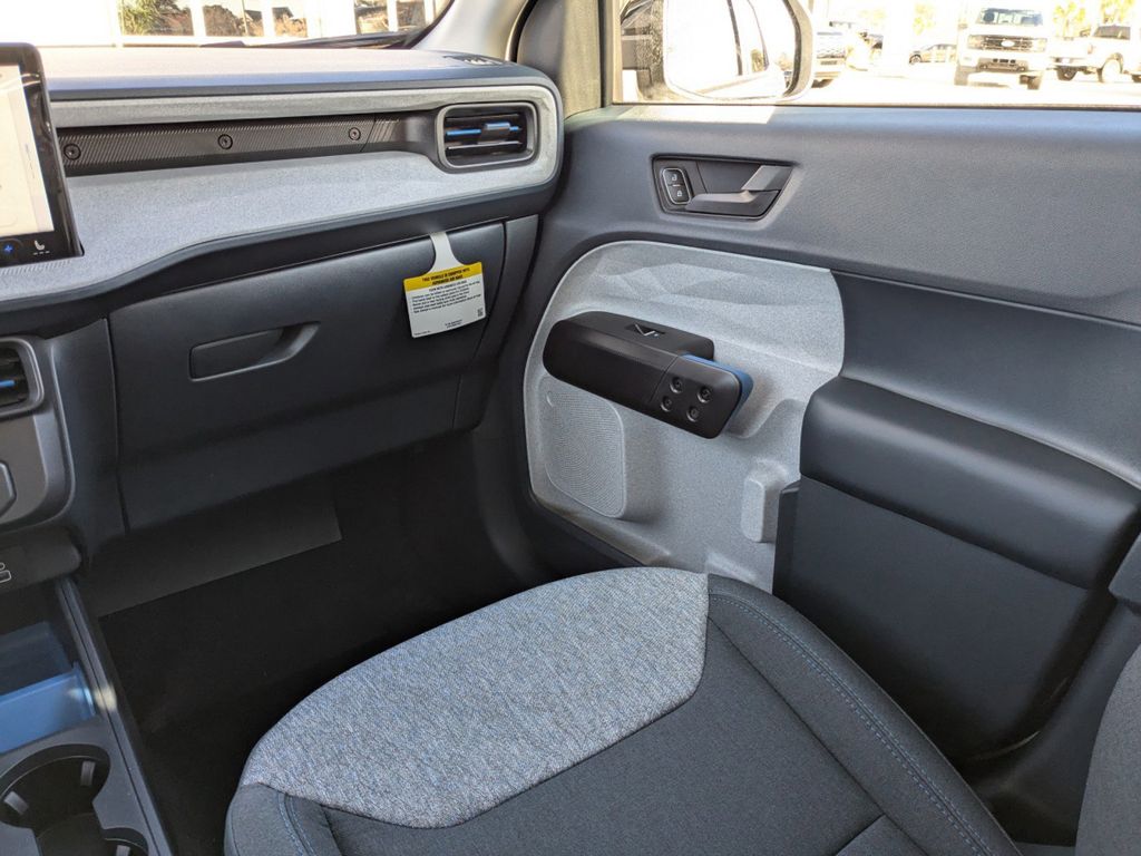 2025 Ford Maverick XLT photo 16
