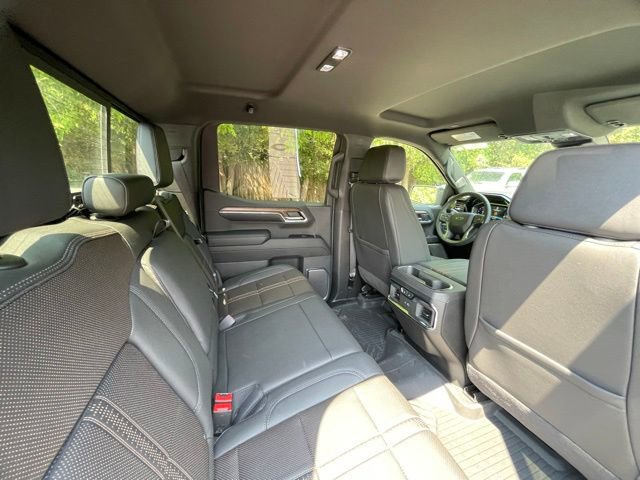 2024 Chevrolet Silverado 1500 High Country photo 14