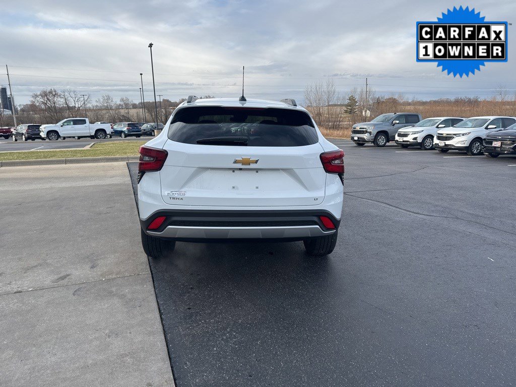 2024 Chevrolet Trax LT photo 6