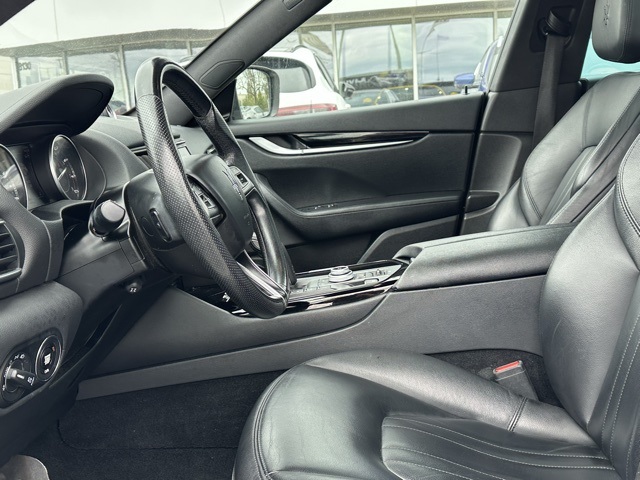2021 Maserati Levante Base photo 9