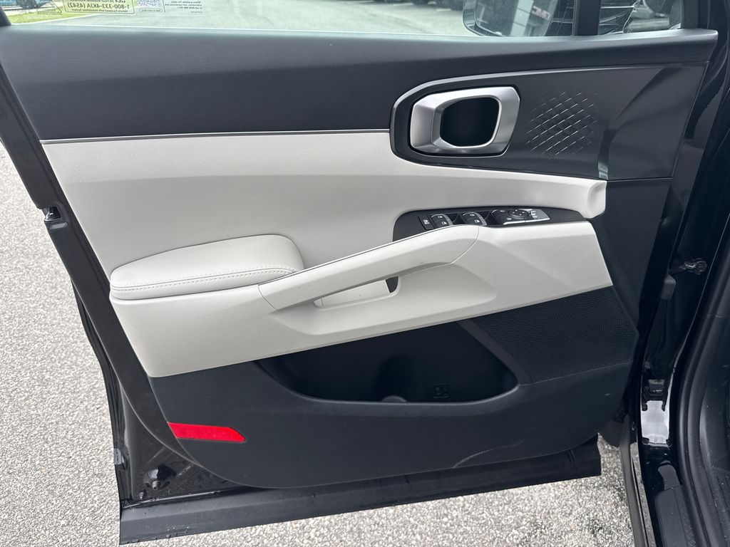 2025 Kia Sorento S photo 10