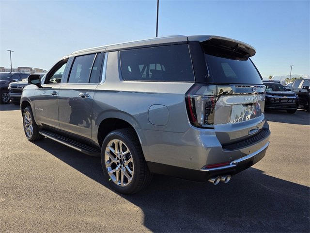 2026 Chevrolet Suburban Premier photo 2