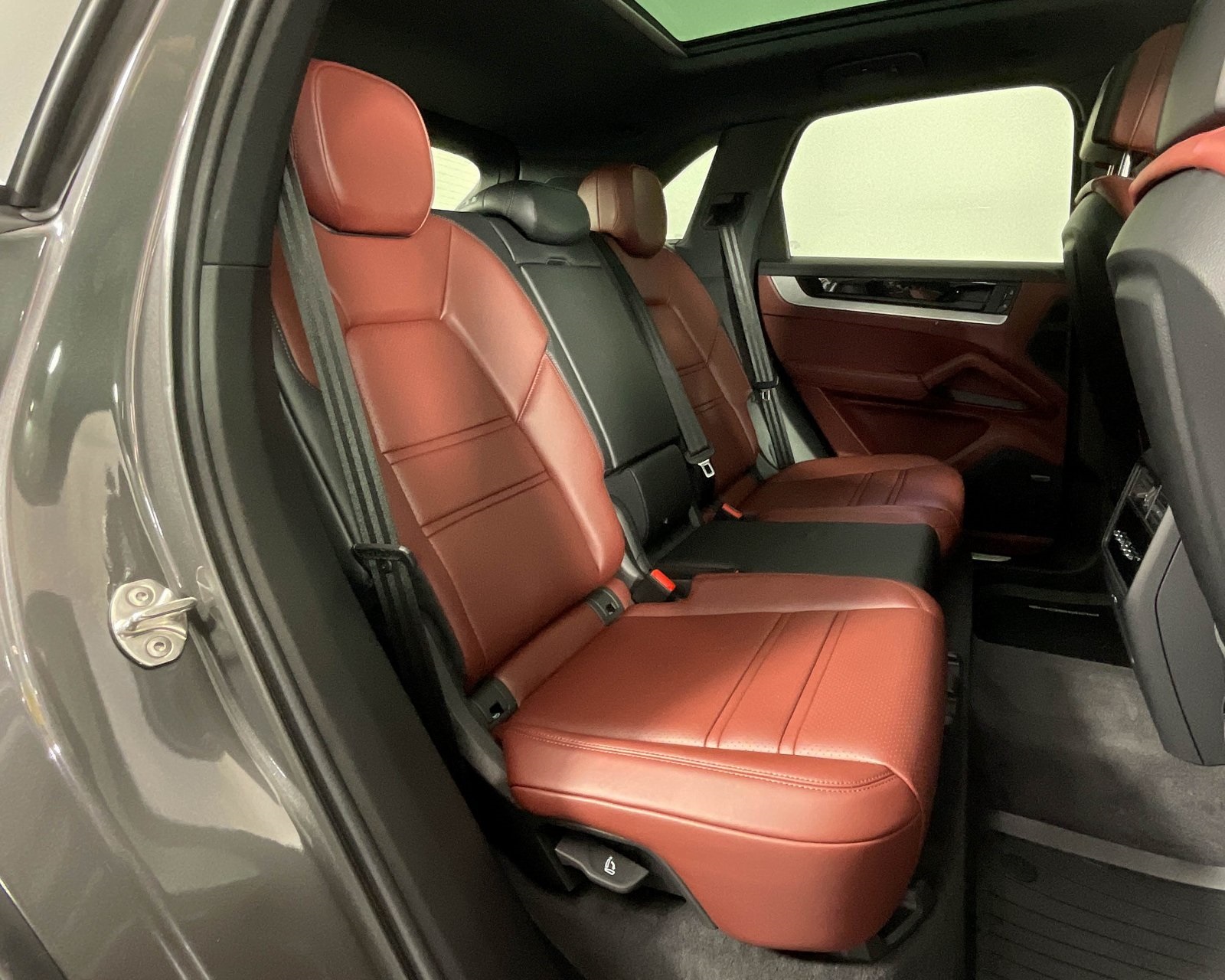 2024 Porsche Cayenne photo 25