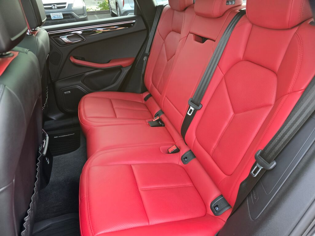 2021 Porsche Macan S photo 16