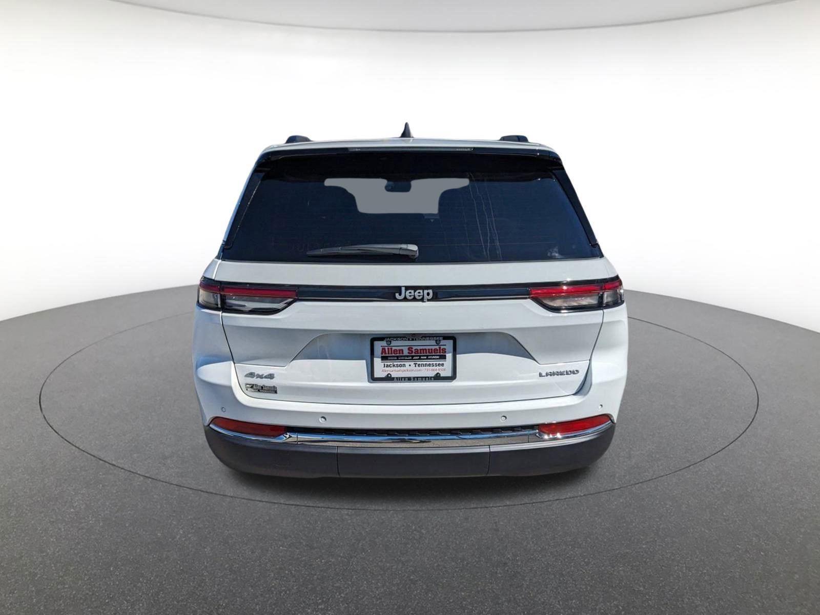 2025 Jeep Grand Cherokee Laredo X photo 4